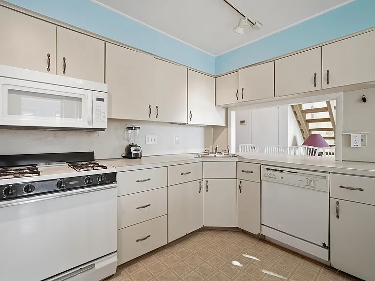 205 North St #10 — Photo 7