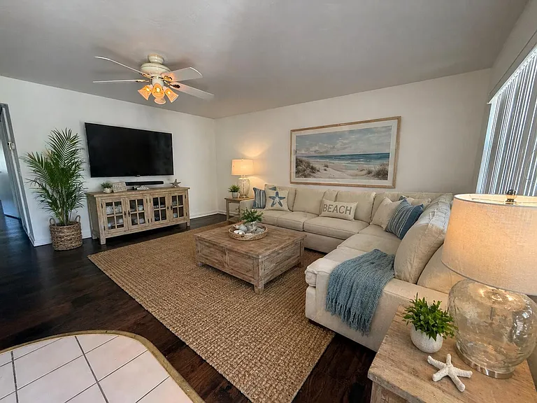 516 Saxony Dr #K — Photo 4
