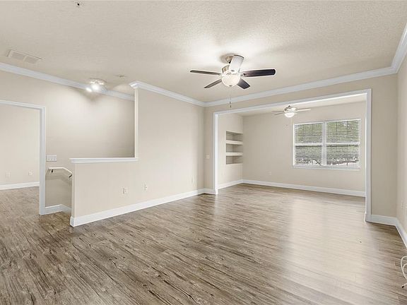 2nd image of 431 Southern Pecan Cir Unit 201