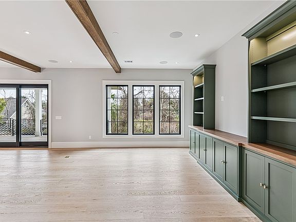 3rd image of 116 Compass Point Dr