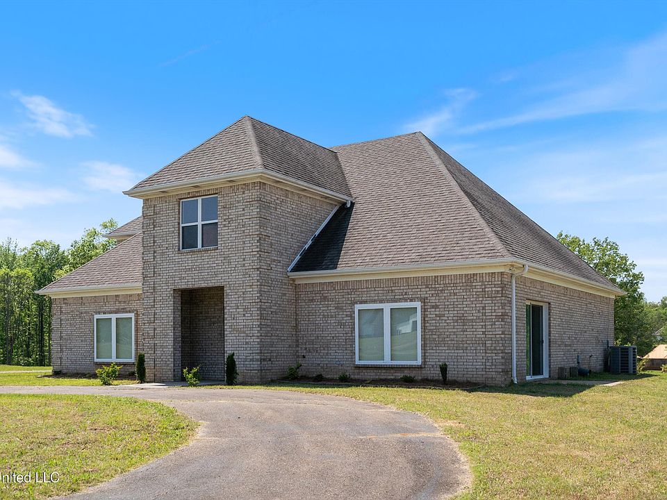 1st image of 206 Swan Lake Dr