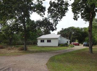 E5860 Bear Lake Rd, New London, WI 54961