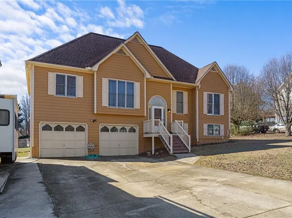 39 Lambeth Dr, Hiram, GA 30141