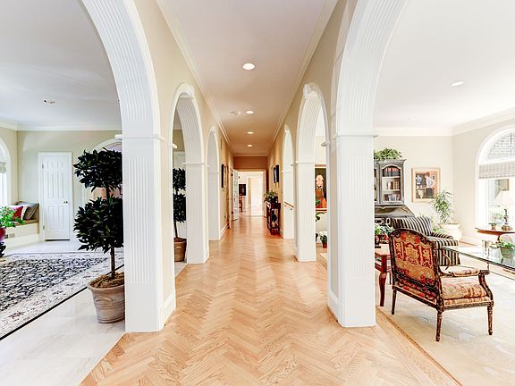 Graceful Center Hallway