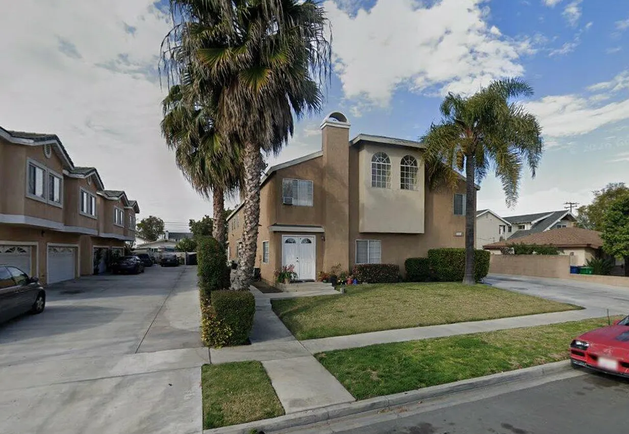 3 bed, 1300 sqft, $3,800 — Photo 2