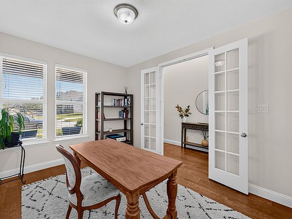 2nd image of 2207 Yellowflower Rd