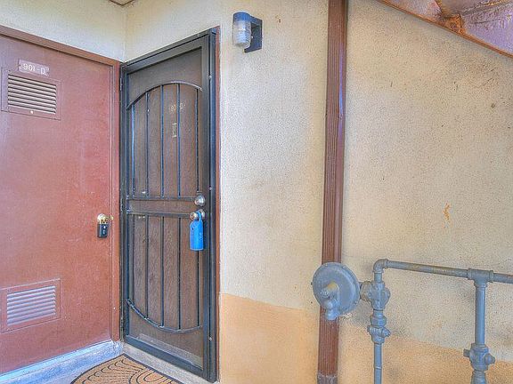 4th image of 901 Country Club Dr SE APT D