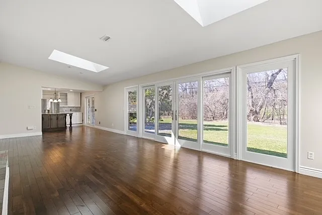 5799 Blandford Ct — Photo 11