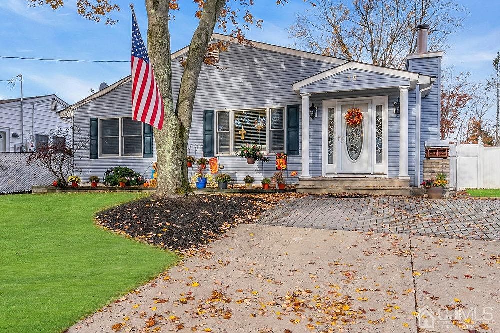 15 Buttonwood Dr, Parlin, NJ 08859 Zillow