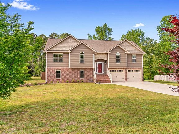 3rd image of 1065 Country Meadows Ln