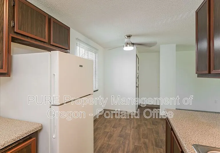 Parkway Garden — Photo 83