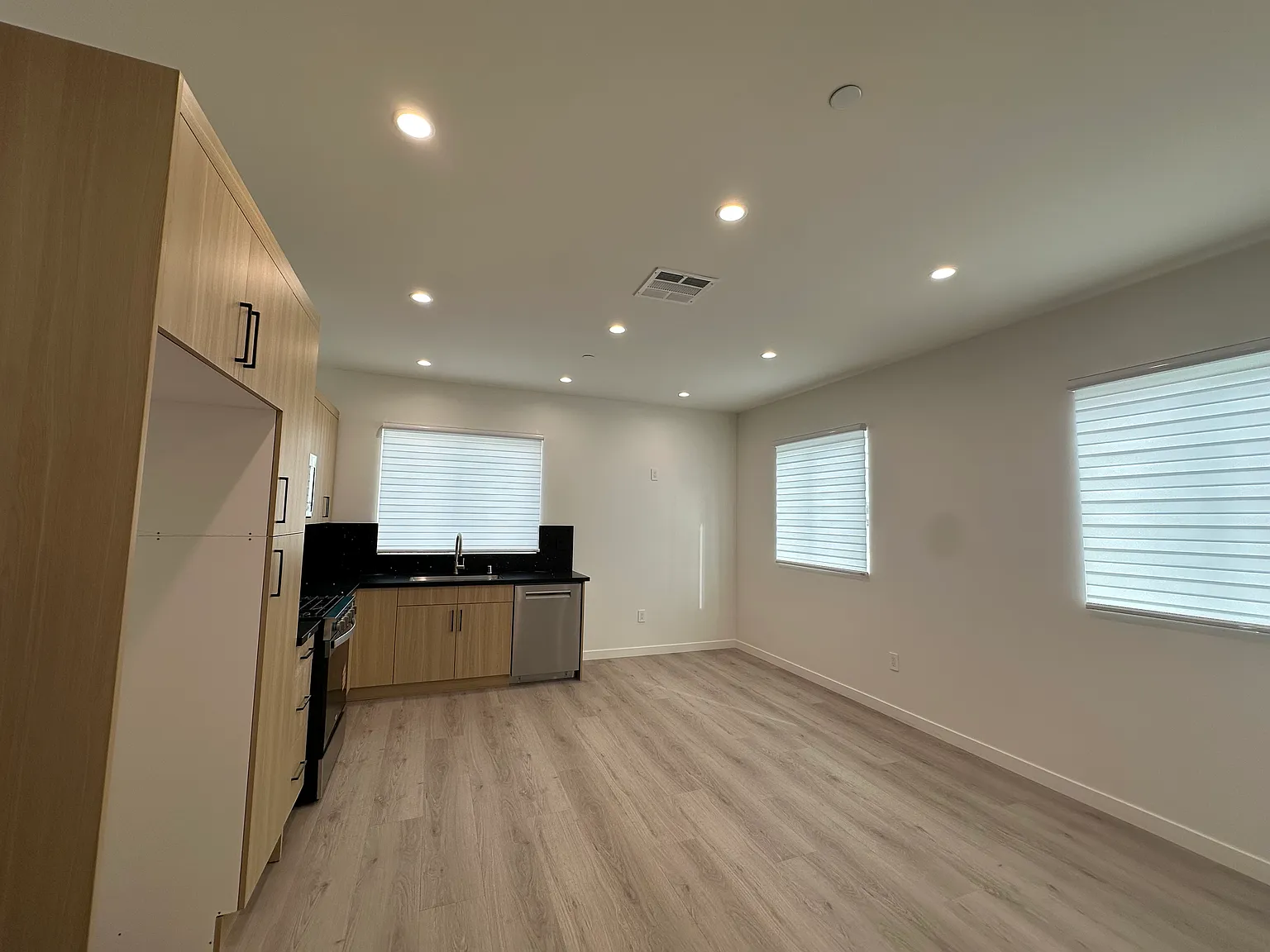 2 bed, $2,800 — Photo 2