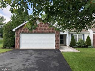 21 Greenfield Dr, Carlisle, PA 17015