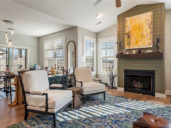 5th image of 305 Ellsberry Way