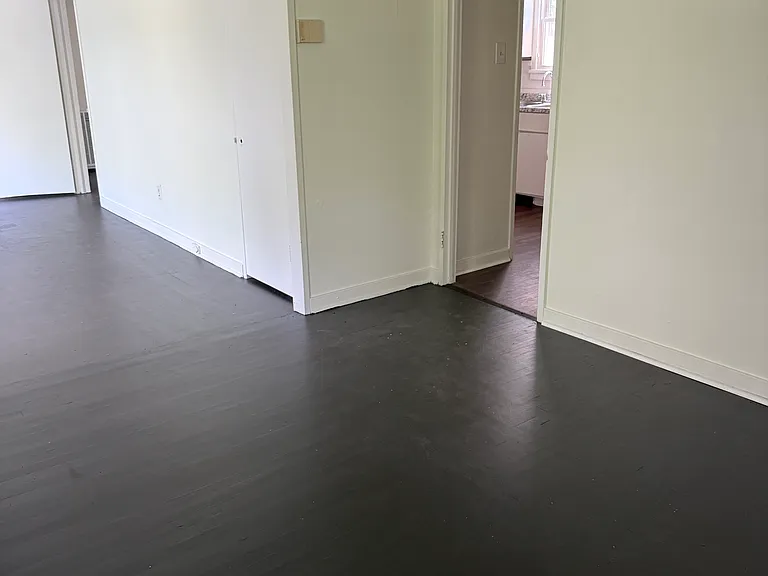 736 Corbin Ave — Photo 2