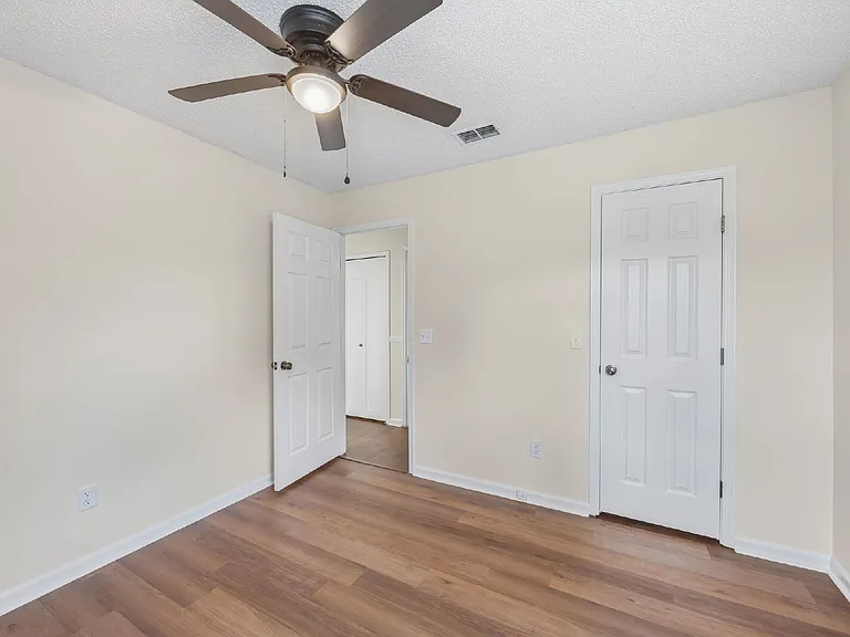 8362 Rockridge Dr — Photo 18