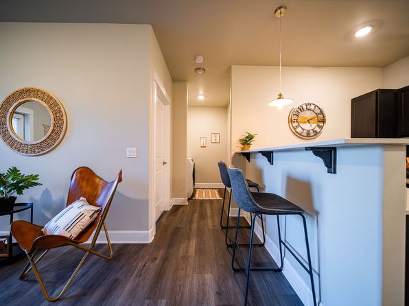 1392 SE Yarrow Ave #232