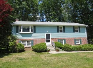 108 Fort Sumter Dr, Holden, MA 01520