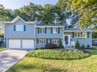 37 Cardinal Dr, Oakland, NJ 07436