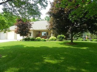 W2264 Chestnut Ln, Freedom, WI 54130