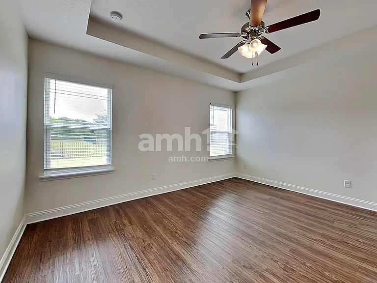 3135 Creek Village Ln — Photo 9