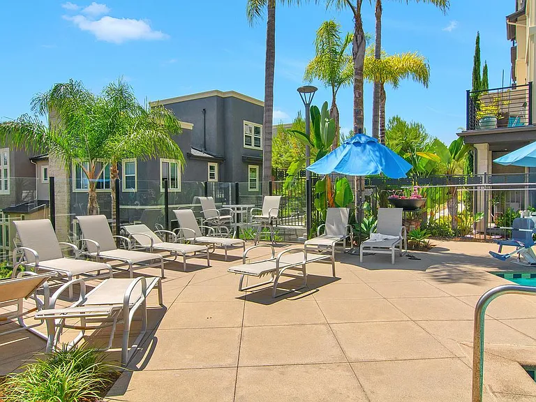 7921 Modern Oasis Dr — Photo 29