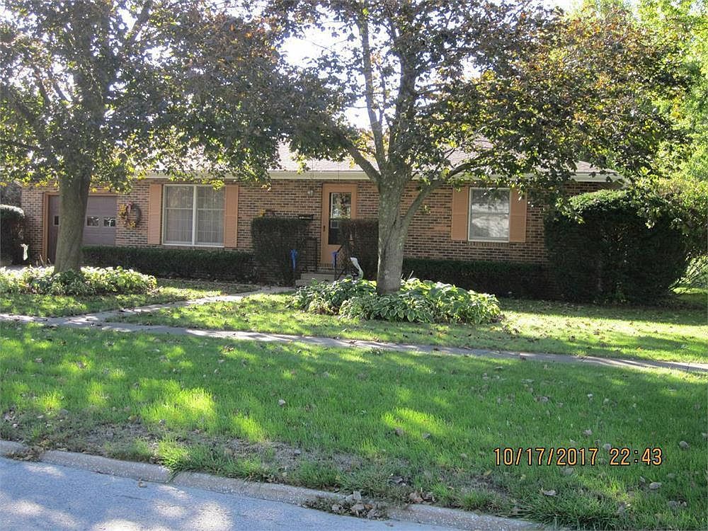 709 E Pleasant Valley St, Sigourney, IA 52591 Zillow