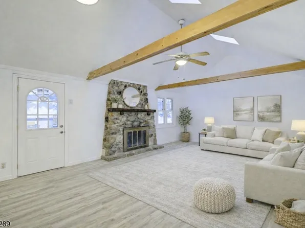 240 Acabonack Rd, Vernon Twp., NJ 07422