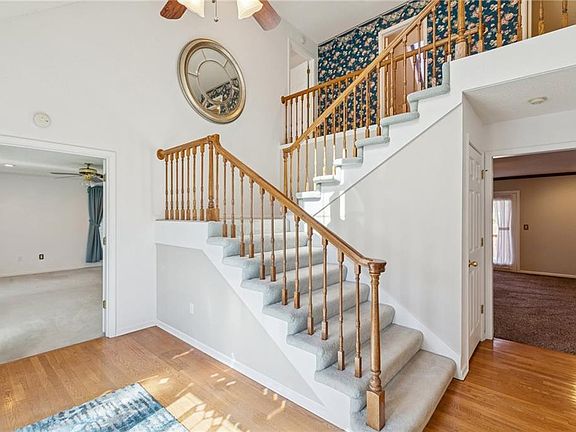 4th image of 15424 Poplar St