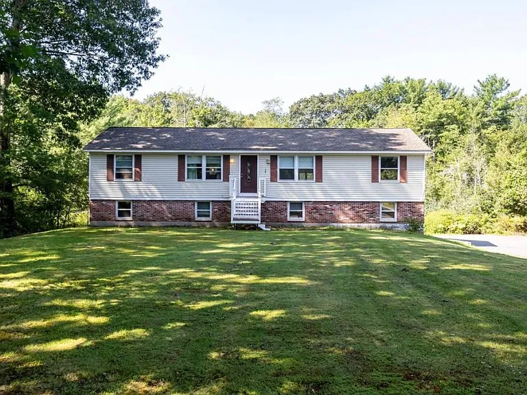 9 Gardner Cir #A — Photo 2