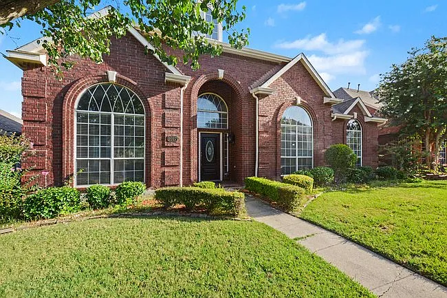 1027 Creek Bnd