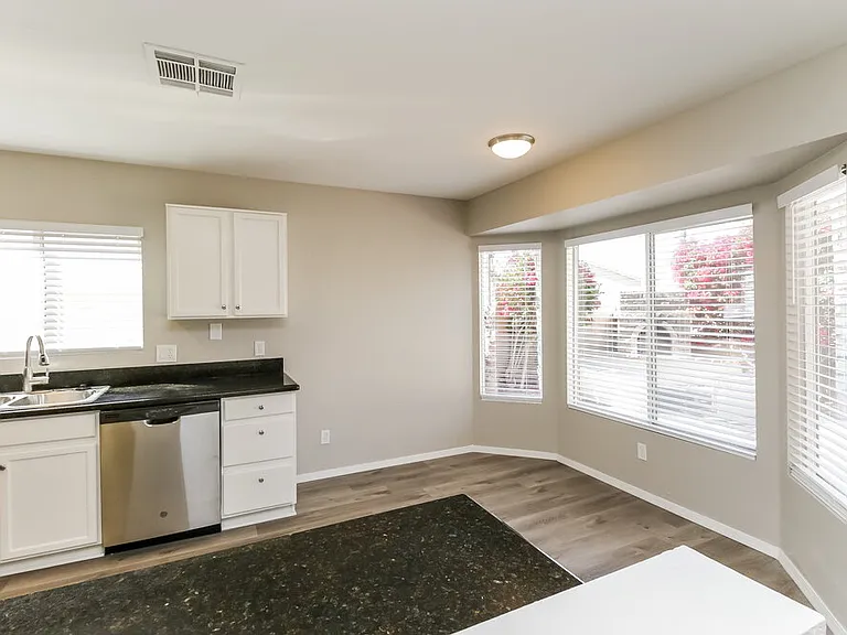 1194 S Anvil Pl — Photo 6