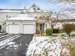 21 Stratford Ct, Burlington, NJ 08016