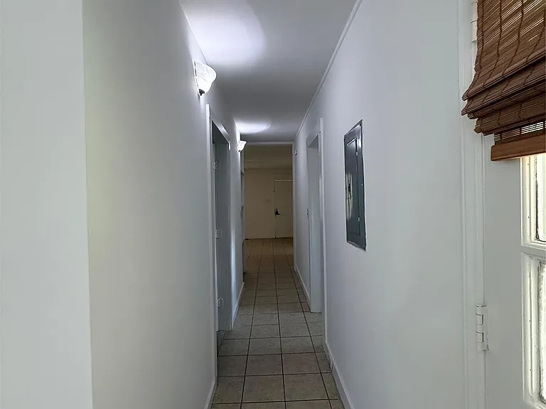 309 N Poplar St — Photo 9