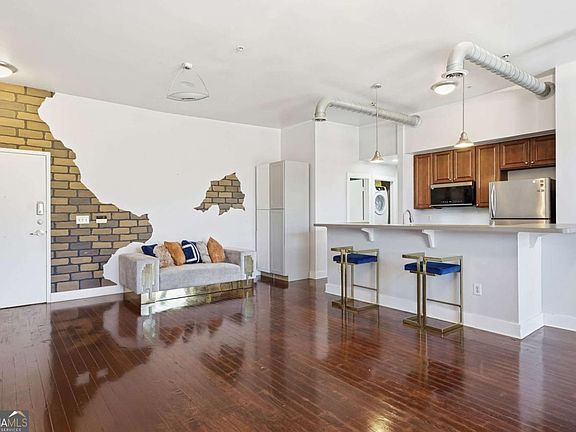 4th image of 502 Pryor St SW Unit 328