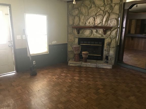 3rd image of 13465 Henry Dr