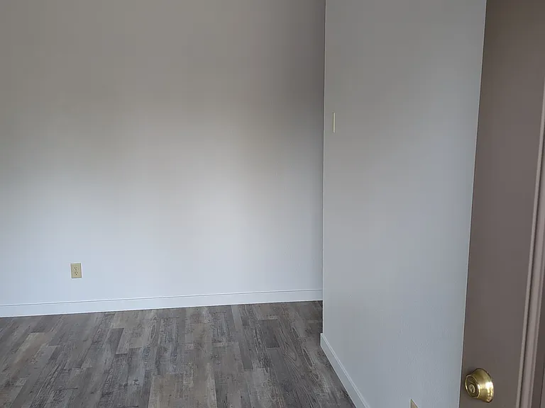 7926 SE Johnson Creek Blvd #2 — Photo 3