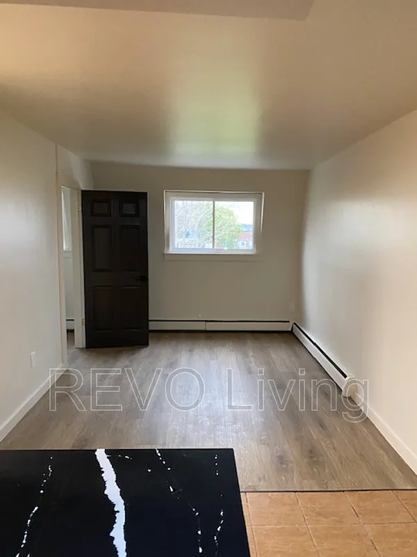 1 bed, 1.0 bath, $1,250 — Photo 2