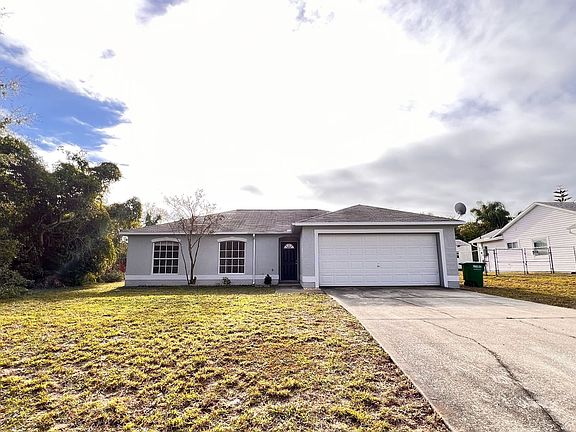 2nd image of 2397 Kerridale St
