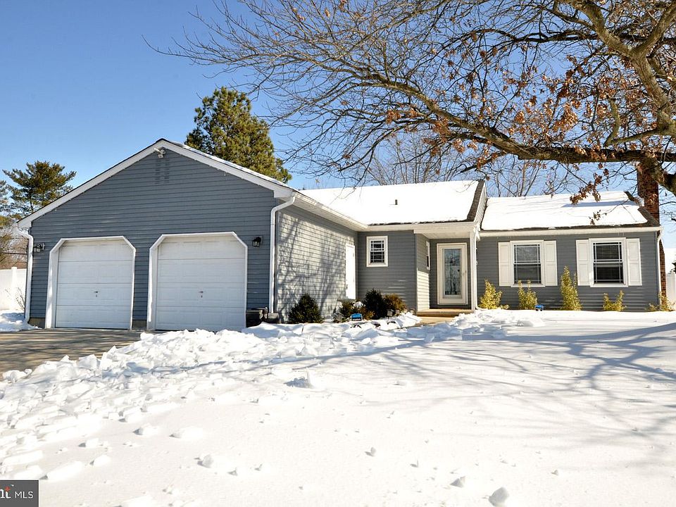 1st image of 44 Greenbrook Dr
