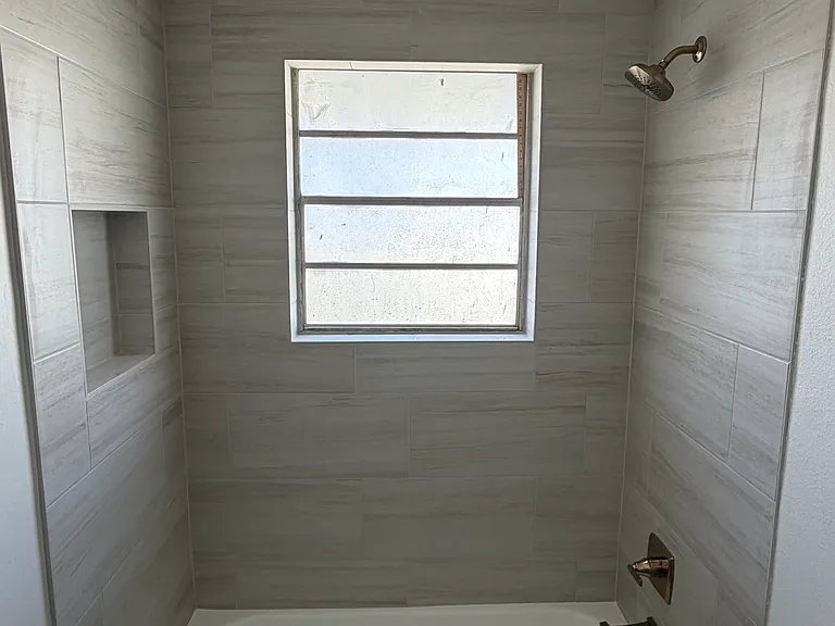 812 Richard St — Photo 6