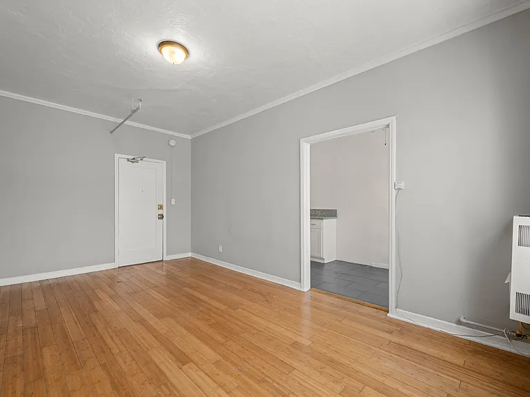 233 S Kenmore Ave — Photo 7