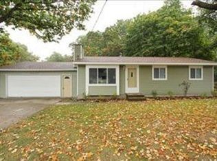 4588 Bekinshire Dr NW, Comstock Park, MI 49321