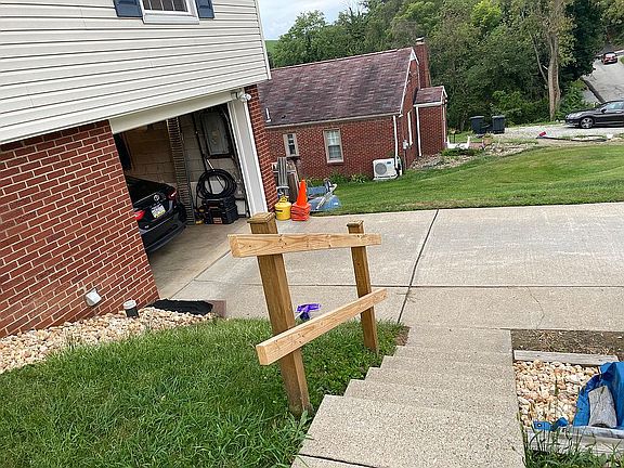 4th image of 1331 Hillview Dr