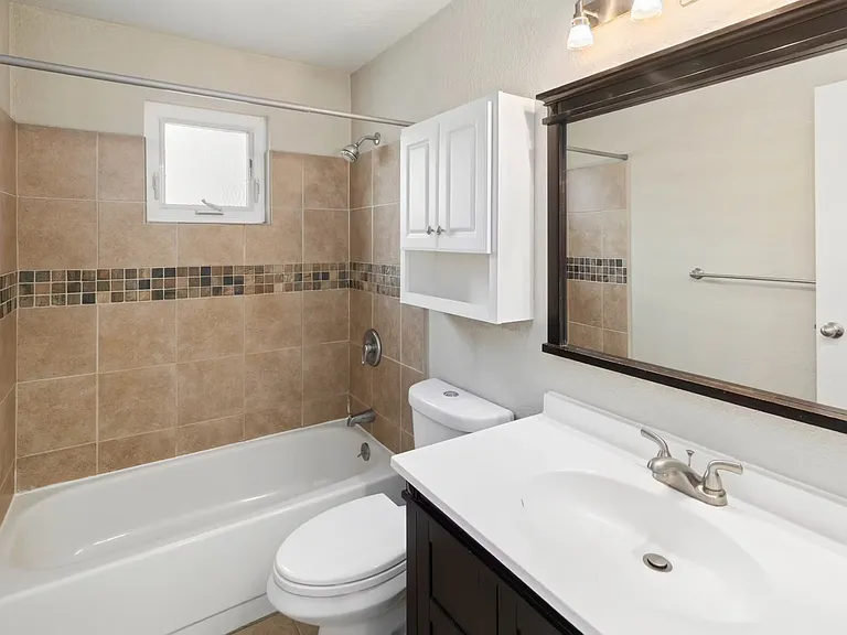 4226 Dayton Ave N #202 — Photo 11