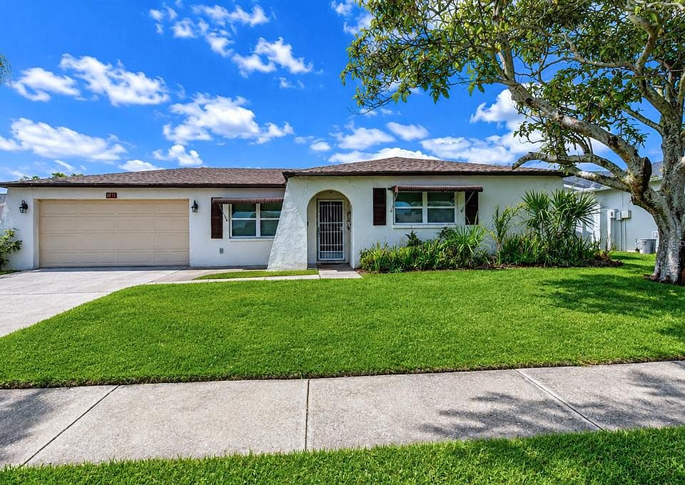 1st image of 8811 MARTINIQUE LANE