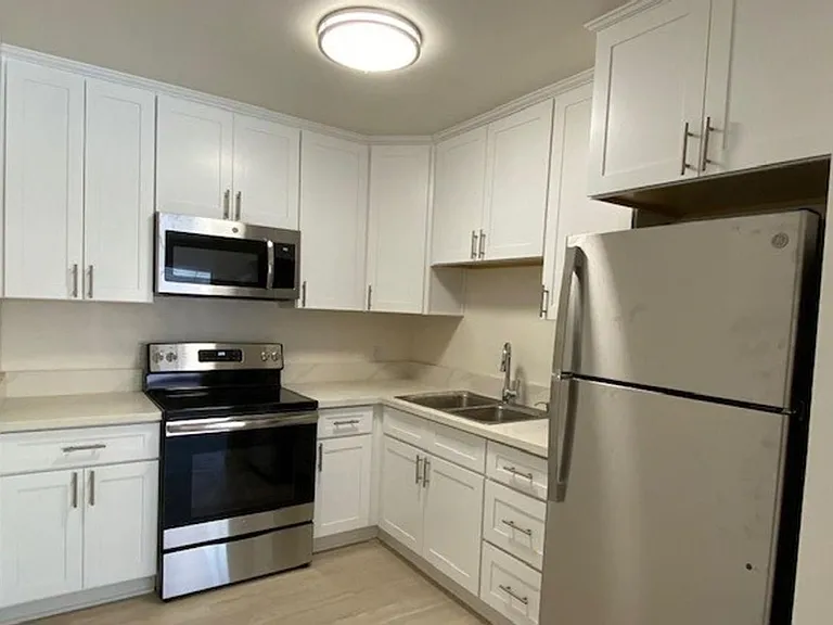 338 Linden Ave — Photo 6