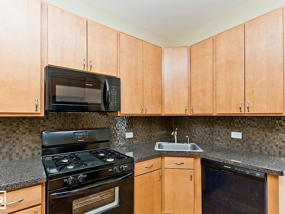 1st image of 3237 N Kedzie Ave #1