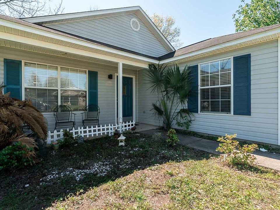 1st image of 329 Hilburn Pl