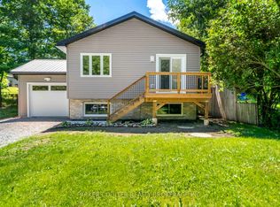 82 McArthur Dr, Penetanguishene, ON L9M 1W9